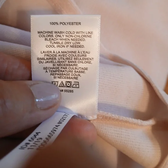 SOLD
Express Blouse women’s Size XL NWT - Picture 5 of 5